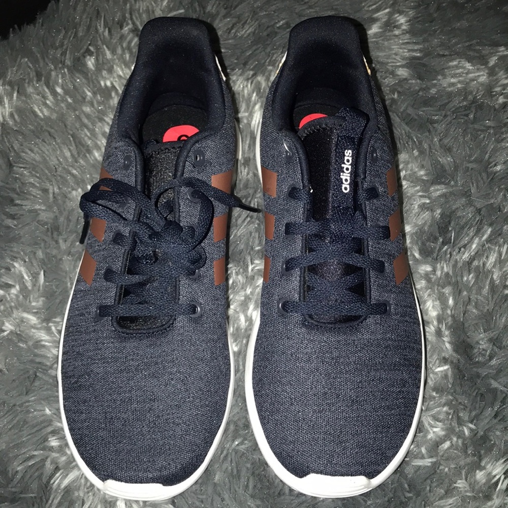 Adidas shoes - Picture 2 of 4